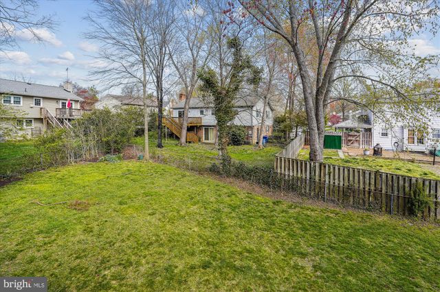 $830,000 | 2013 Hoover Lane, Alexandria, VA 22308