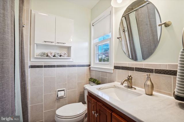 $830,000 | 2013 Hoover Lane, Alexandria, VA 22308