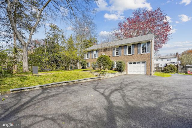 $830,000 | 2013 Hoover Lane, Alexandria, VA 22308