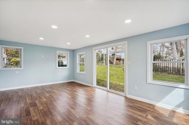 $830,000 | 2013 Hoover Lane, Alexandria, VA 22308