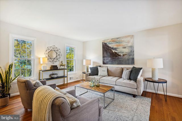 $830,000 | 2013 Hoover Lane, Alexandria, VA 22308