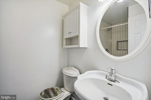 $830,000 | 2013 Hoover Lane, Alexandria, VA 22308