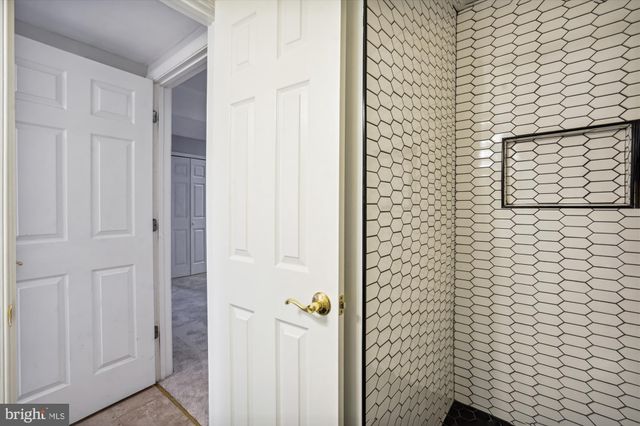 $830,000 | 2013 Hoover Lane, Alexandria, VA 22308