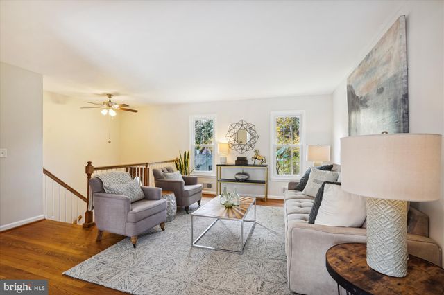 $830,000 | 2013 Hoover Lane, Alexandria, VA 22308