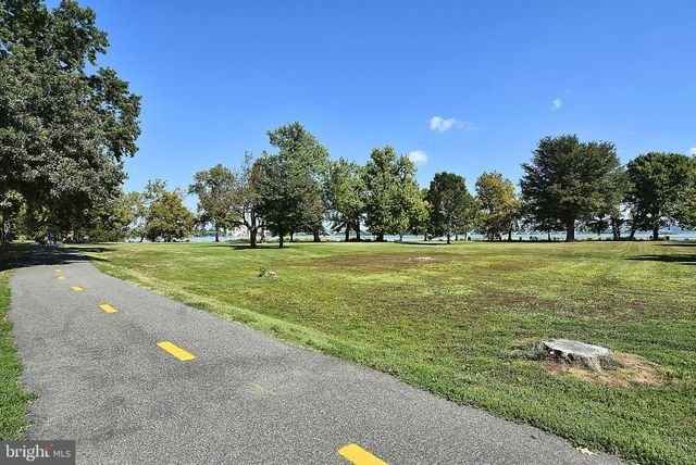 $830,000 | 2013 Hoover Lane, Alexandria, VA 22308