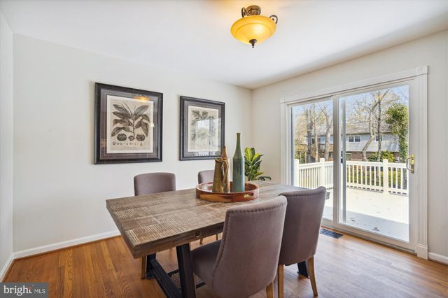 $830,000 | 2013 Hoover Lane, Alexandria, VA 22308