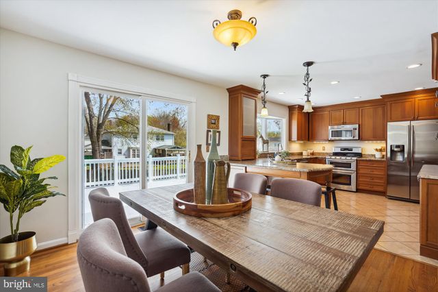 $830,000 | 2013 Hoover Lane, Alexandria, VA 22308