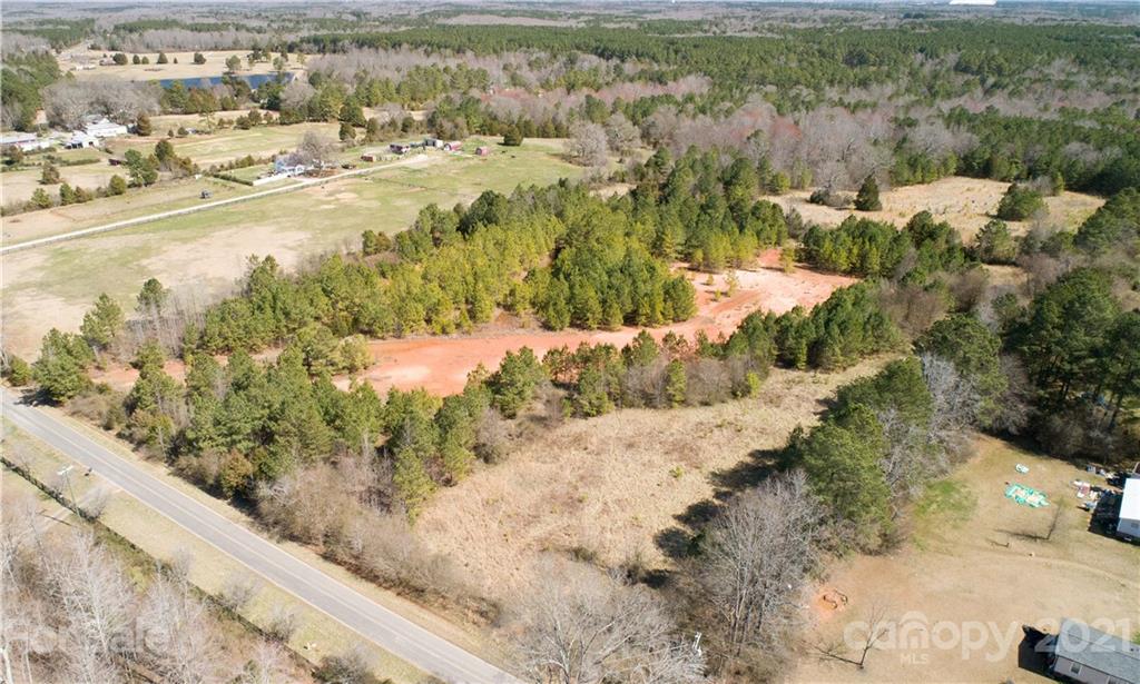 33 Ac Chambers Road York, SC 29745 - Photo 5 of 12 Gallery Image 5