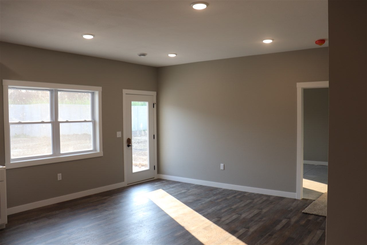 2356 Shagbark Ln Road Decorah, IA 52101 - Photo 7 of 19 Gallery Image 7