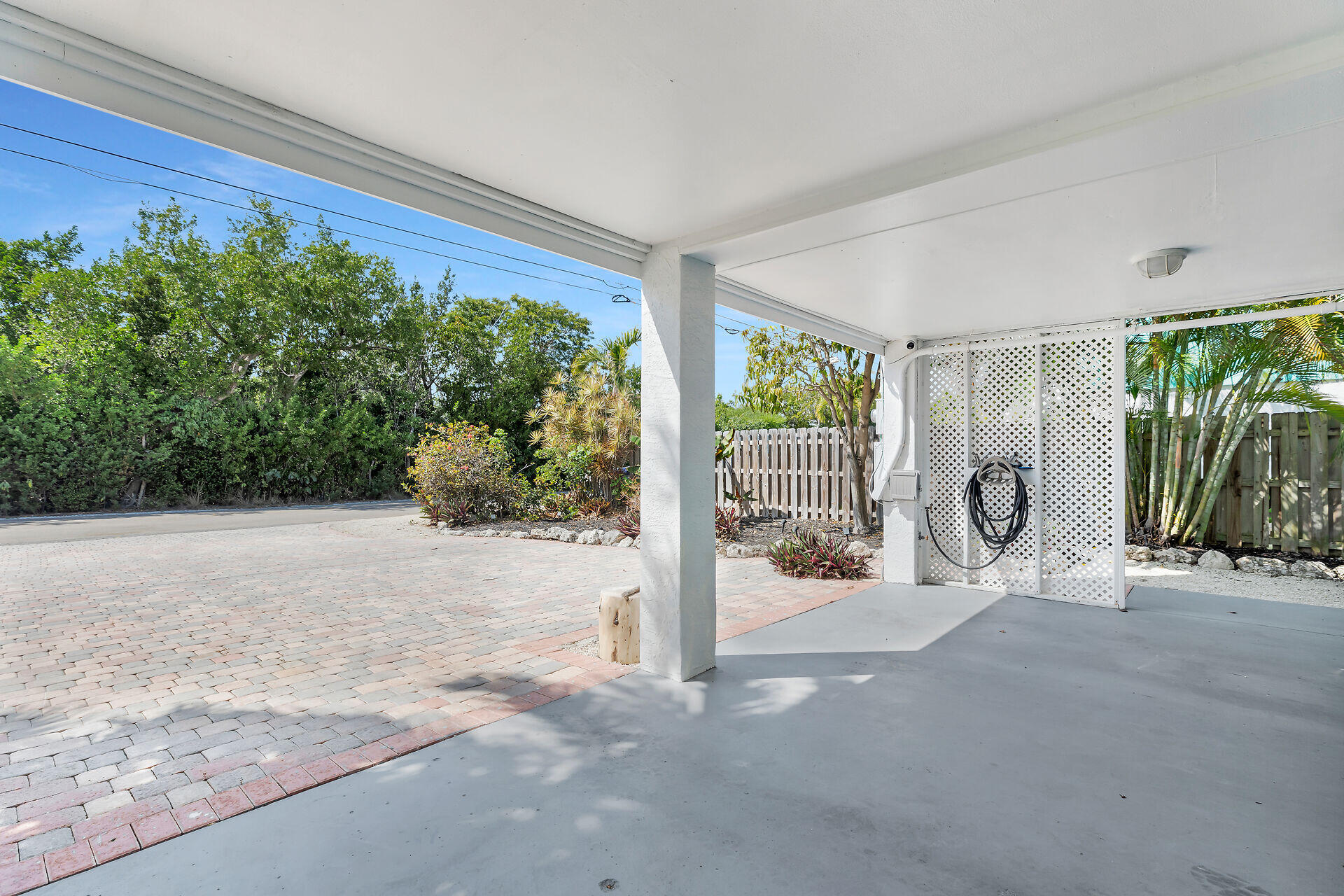 845 Pirates Road Summerland Key, FL 33042 - Photo 45 of 52 845 Pirates Road - covered parking