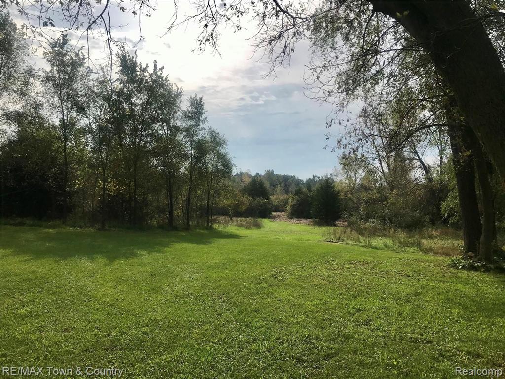 7227 Carpenter Road Flushing, MI 48433 - Photo 43 of 48