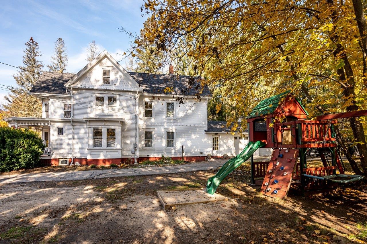 5 Penny Lane Rochester, NH 03868 - Photo 2 of 40