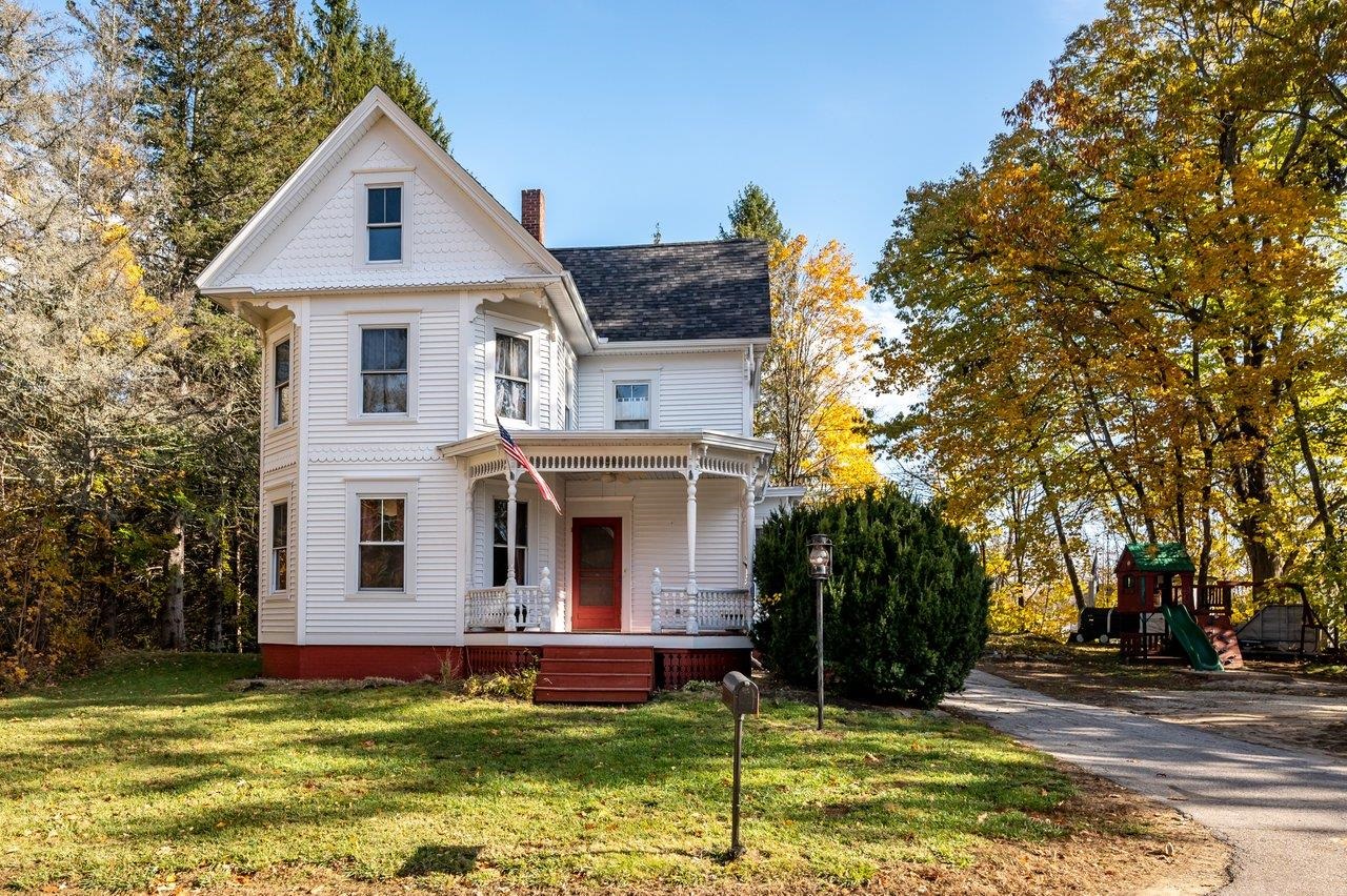 5 Penny Lane Rochester, NH 03868 - Photo 3 of 40