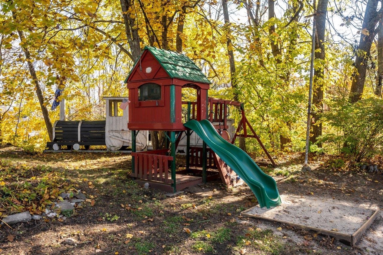 5 Penny Lane Rochester, NH 03868 - Photo 4 of 40
