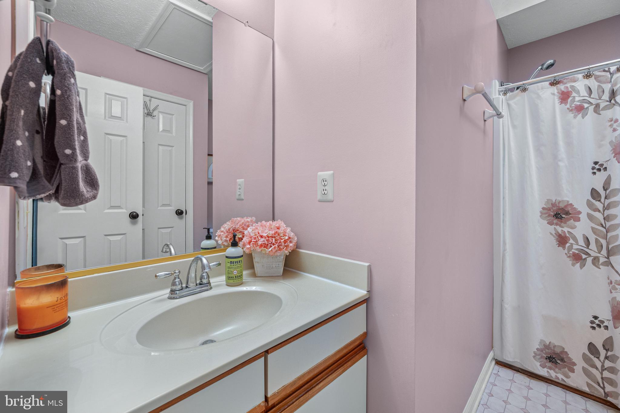 2705 Tallowtree Road Windsor Mill, MD 21244 - Photo 37 of 63 Upper level hall bath