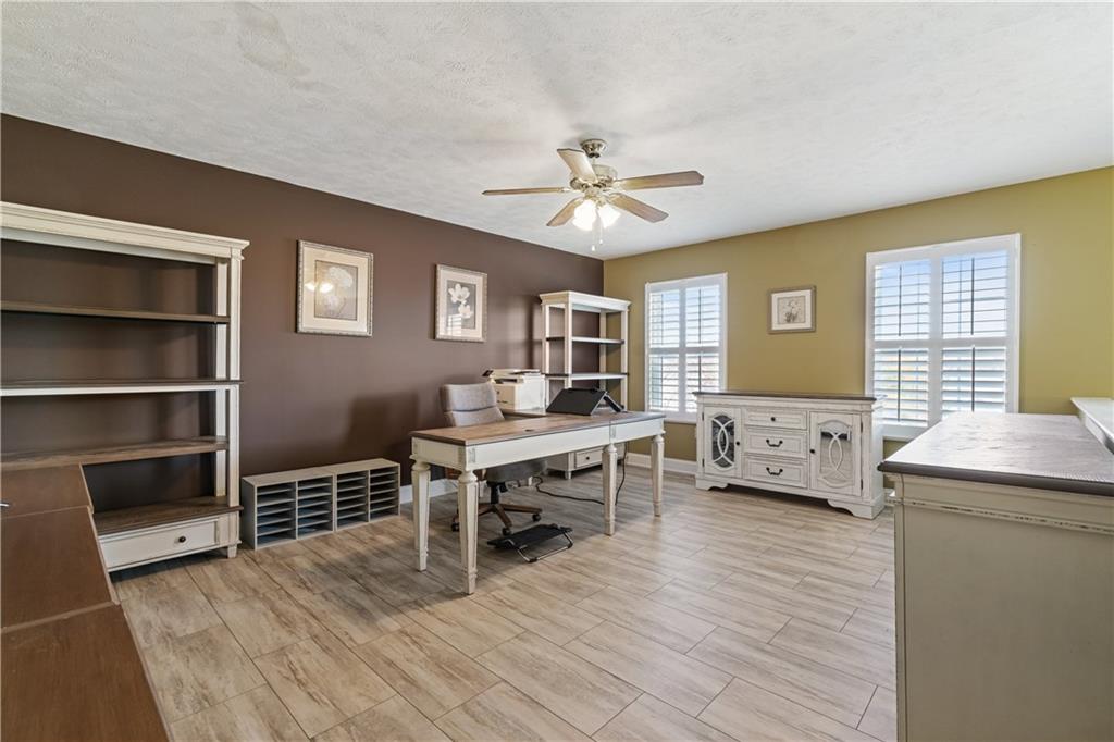 401 Chapeldale Drive Apollo, PA 15613 - Photo 20 of 28 Loft Office