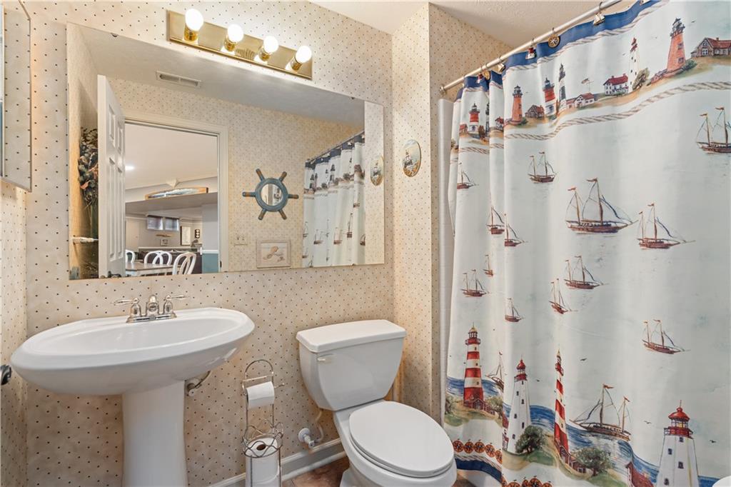 401 Chapeldale Drive Apollo, PA 15613 - Photo 26 of 28 Lower level bath