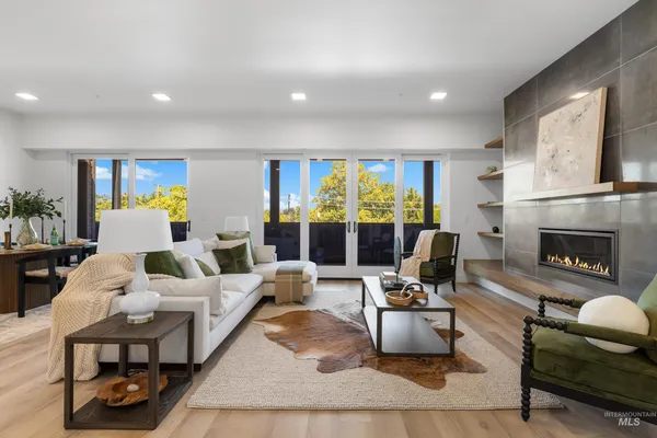 $1,890,000 | 55 East State Street, Unit 304, Eagle, ID 83616