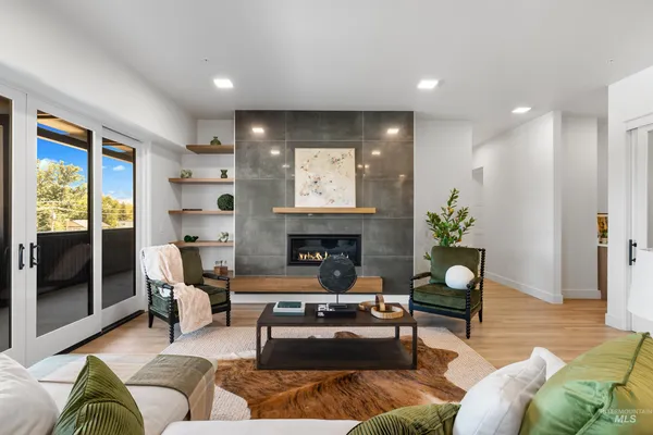 $1,890,000 | 55 East State Street, Unit 304, Eagle, ID 83616