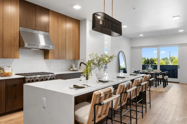 $1,890,000 | 55 East State Street, Unit 304, Eagle, ID 83616