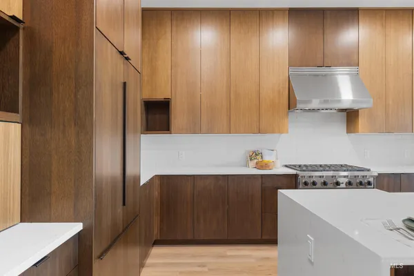 $1,890,000 | 55 East State Street, Unit 304, Eagle, ID 83616