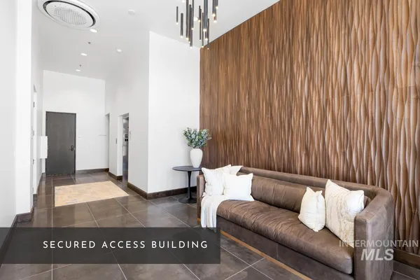 $1,890,000 | 55 East State Street, Unit 304, Eagle, ID 83616