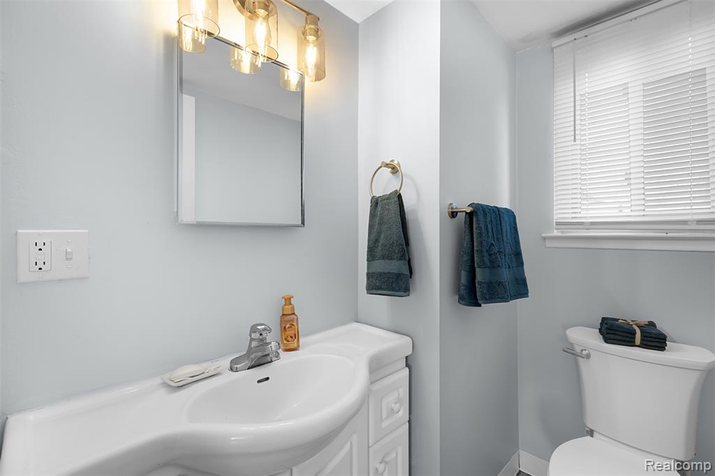 23364 Baker Street Taylor, MI 48180 - Photo 14 of 23 Gallery Image 14