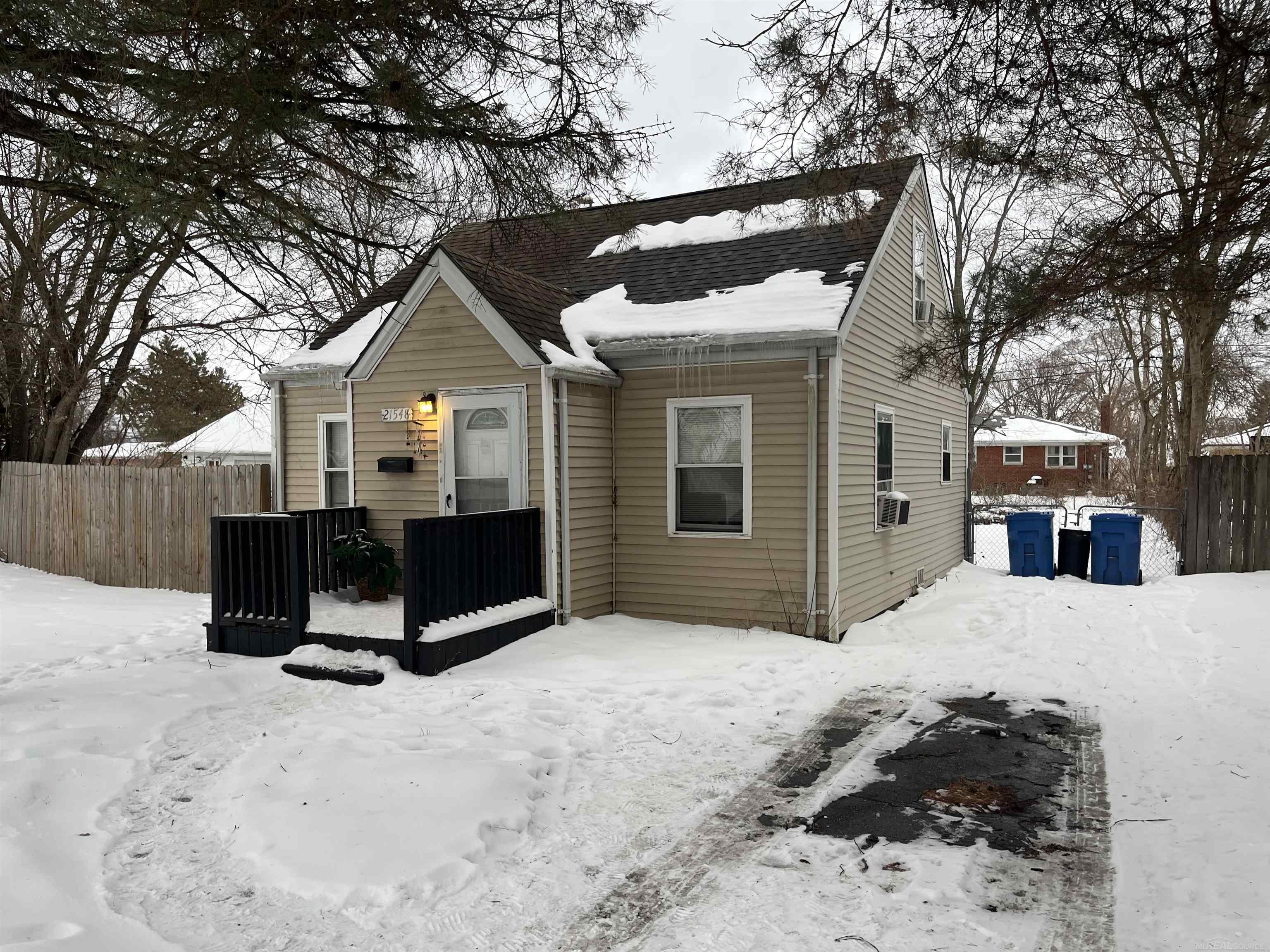 21548 Doepfer Road Warren, MI 48091 - Photo 3 of 29