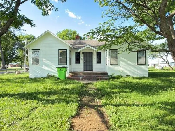 $165,000 | 1300 East Park Avenue, Rich Hill, MO 64779