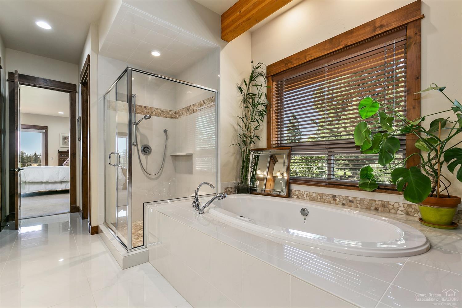 60705 Billadeau Road Bend, OR 97702 - Photo 12 of 25 Master Suite bathroom opposite angle tow