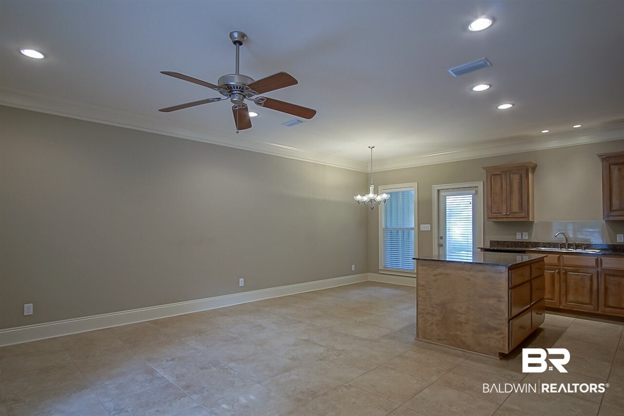 9916 Windmill Road, Unit 3 Fairhope, AL 36532 - Photo 4 of 24 Living Area/Kitchen