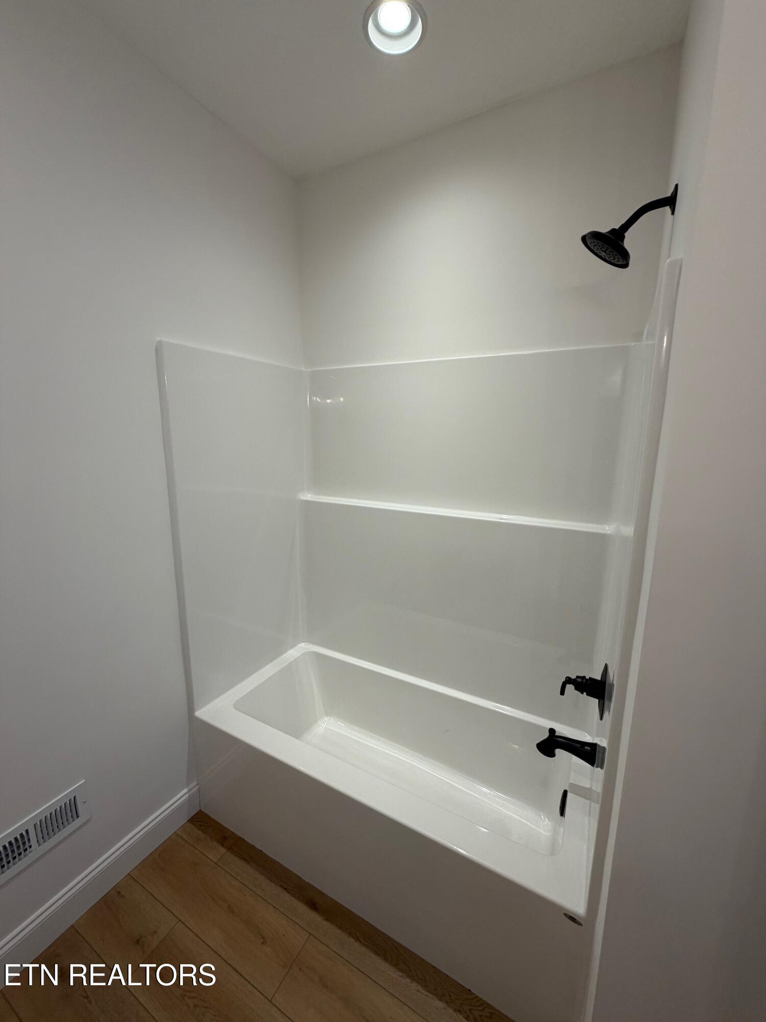 6813 Flint Gap Road Knoxville, TN 37914 - Photo 39 of 45 Bonus Room Tub & Shower