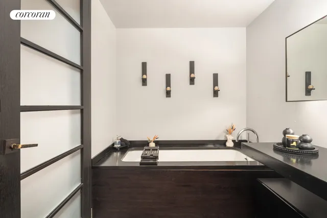 $1,290,000 | 20 Pine Street, Unit 911 | Financial District