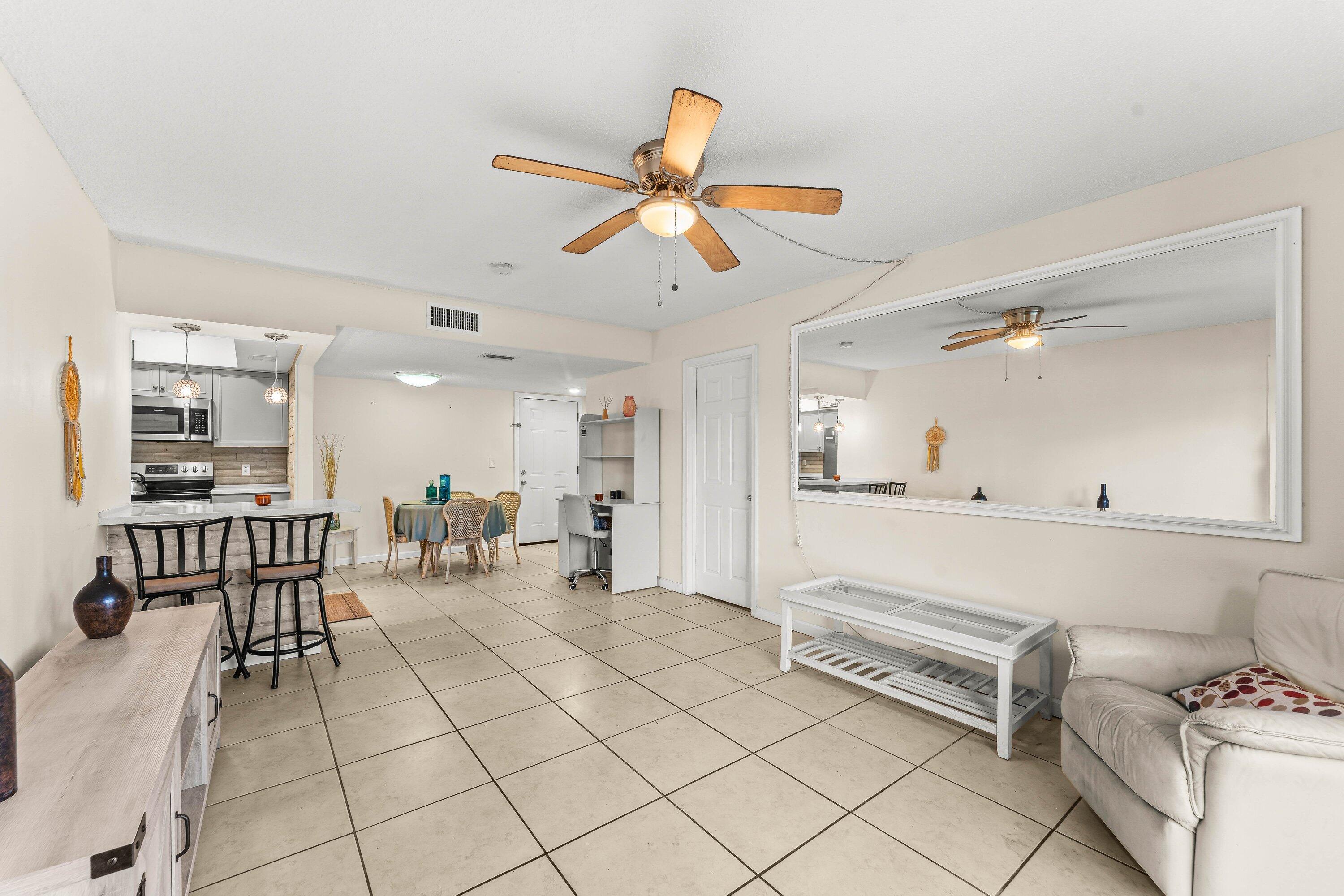950 South Kanner Highway, Unit C10 Stuart, FL 34994 - Photo 11 of 31 a living room with furniture