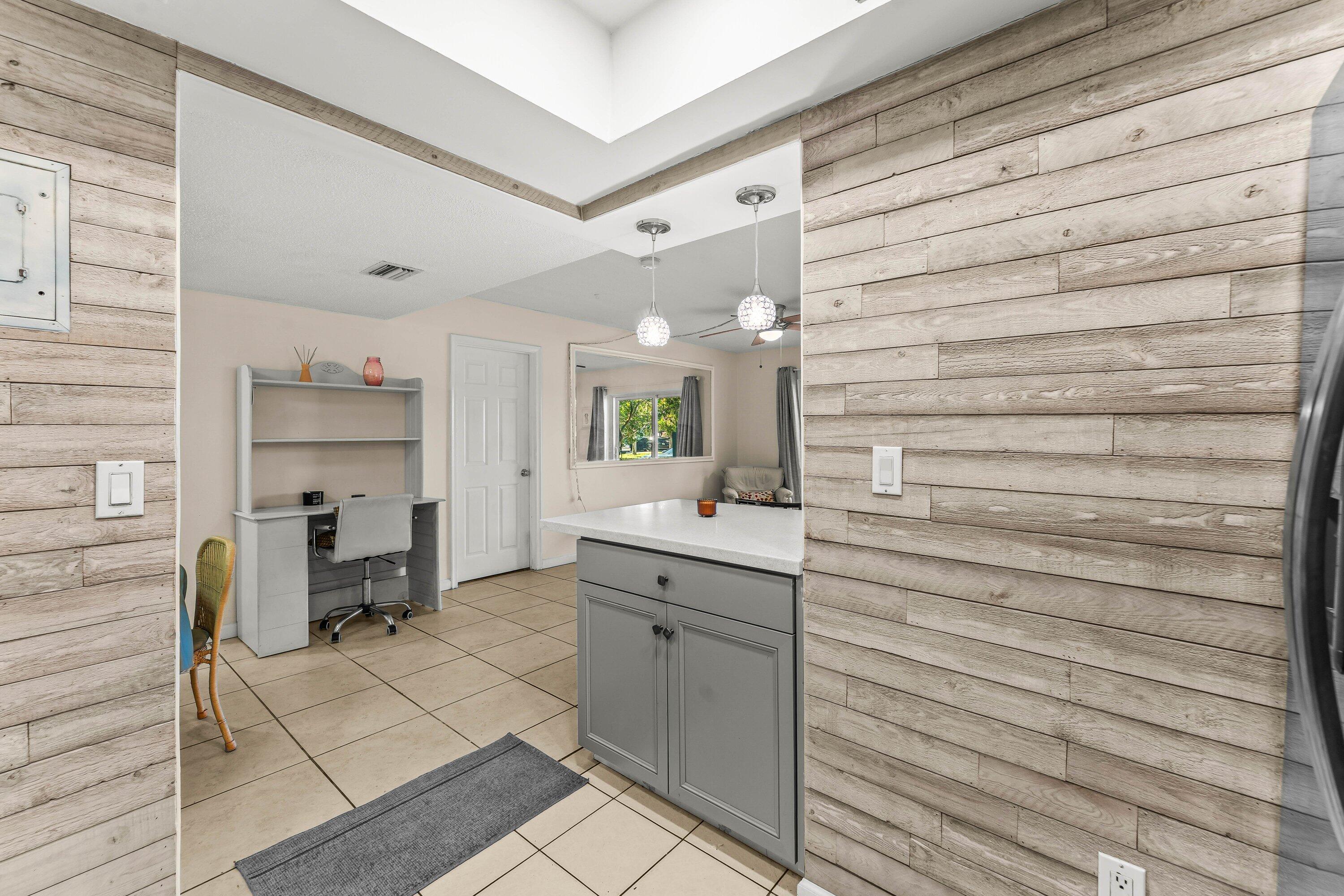 950 South Kanner Highway, Unit C10 Stuart, FL 34994 - Photo 5 of 31 a bathroom with a sink and a mirror