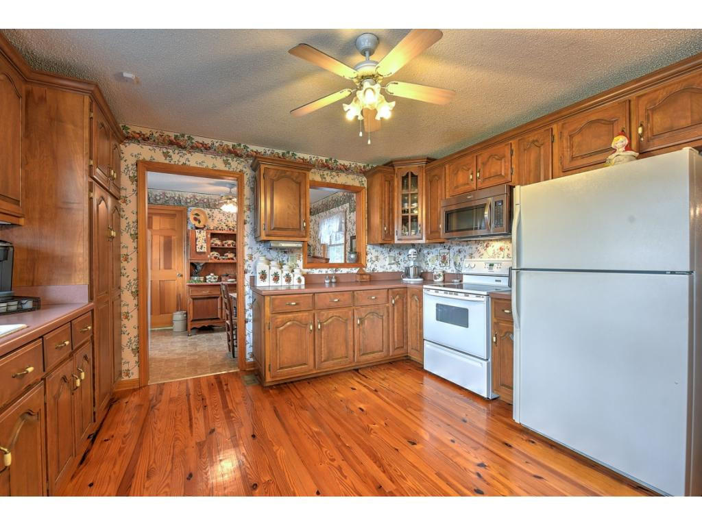 763 Blue Springs Road Elizabethton, TN 37643 - Photo 11 of 36 20191127115908224516000000-o
