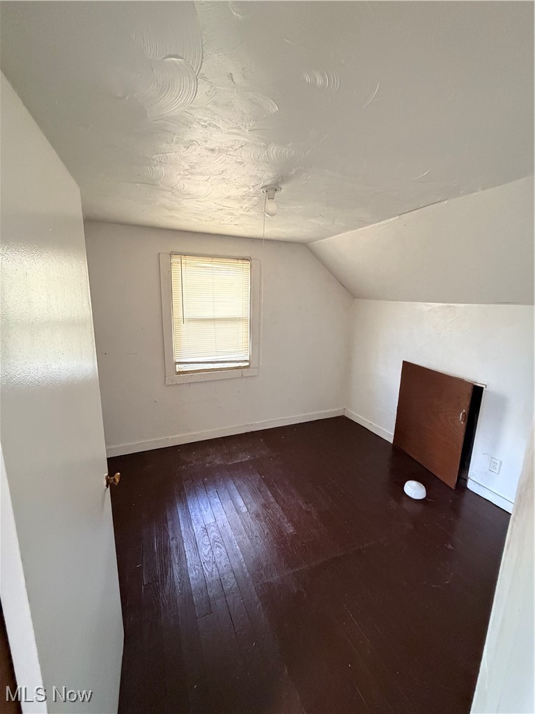 18404 Neff Road Cleveland, OH 44119 - Photo 7 of 16 Gallery Image 7