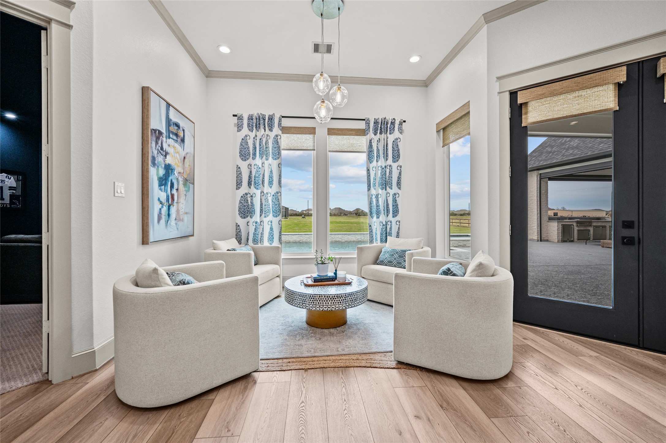 14923 Old Irish Farm Road Baytown, TX 77523 - Photo 13 of 50 Breakfast/sitting space over looking the pool