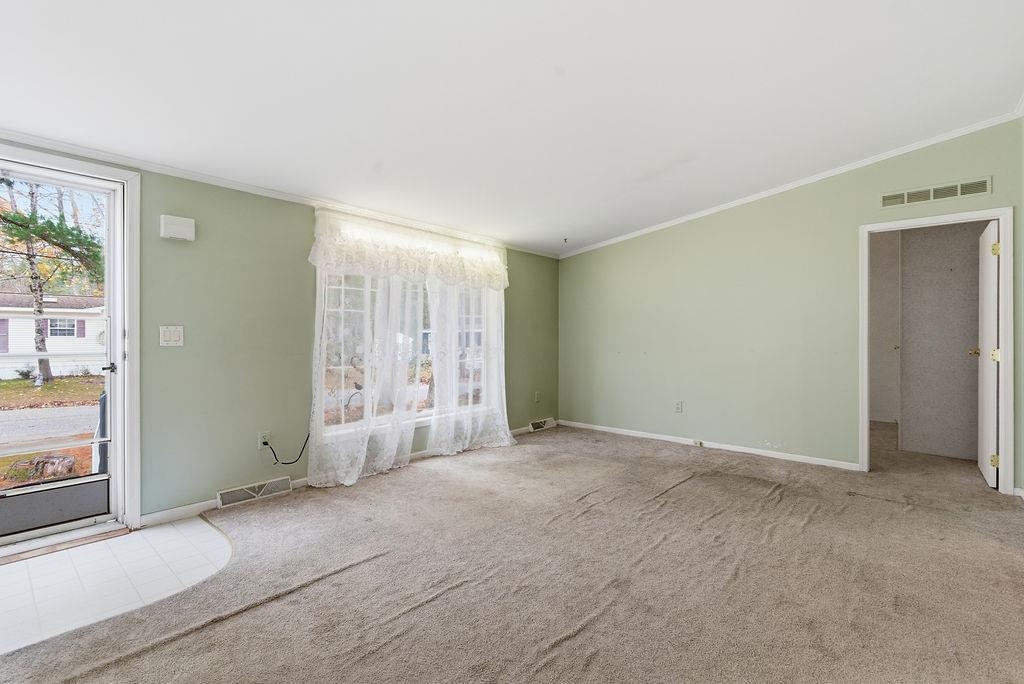 605 Canterbury Drive Exeter, NH 03833 - Photo 11 of 32