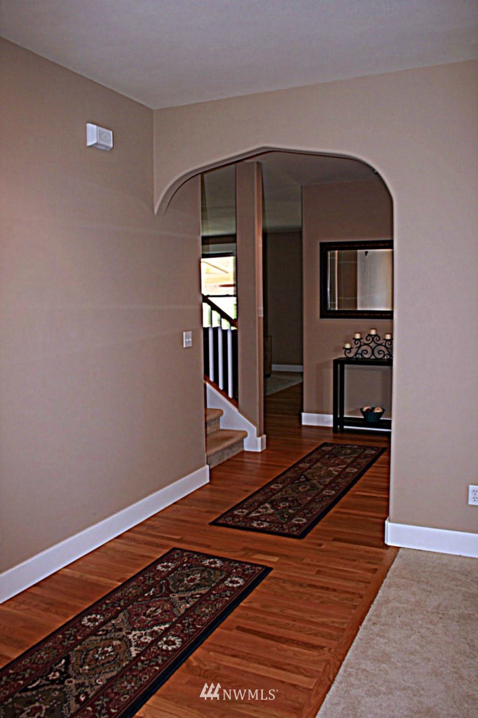 508 Kitsap Avenue Northeast Renton, WA 98059 - Photo 2 of 12