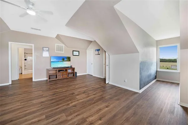 $799,900 | 250 County Road 1006, Wolfe City, TX 75496