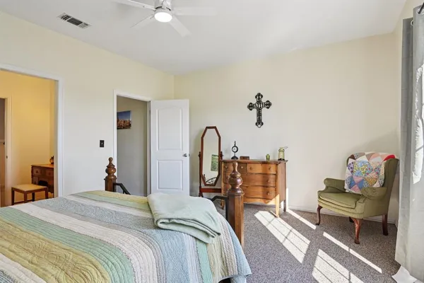 $799,900 | 250 County Road 1006, Wolfe City, TX 75496