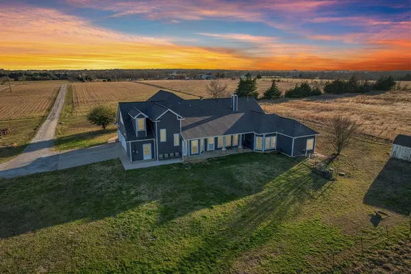 $799,900 | 250 County Road 1006, Wolfe City, TX 75496