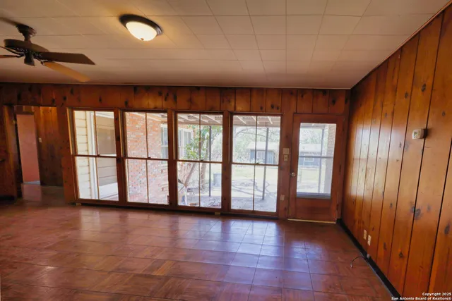 $384,500 | 728 North Getty Street, Uvalde, TX 78801