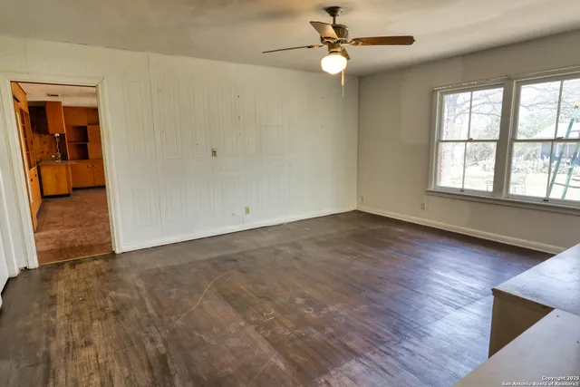 $384,500 | 728 North Getty Street, Uvalde, TX 78801