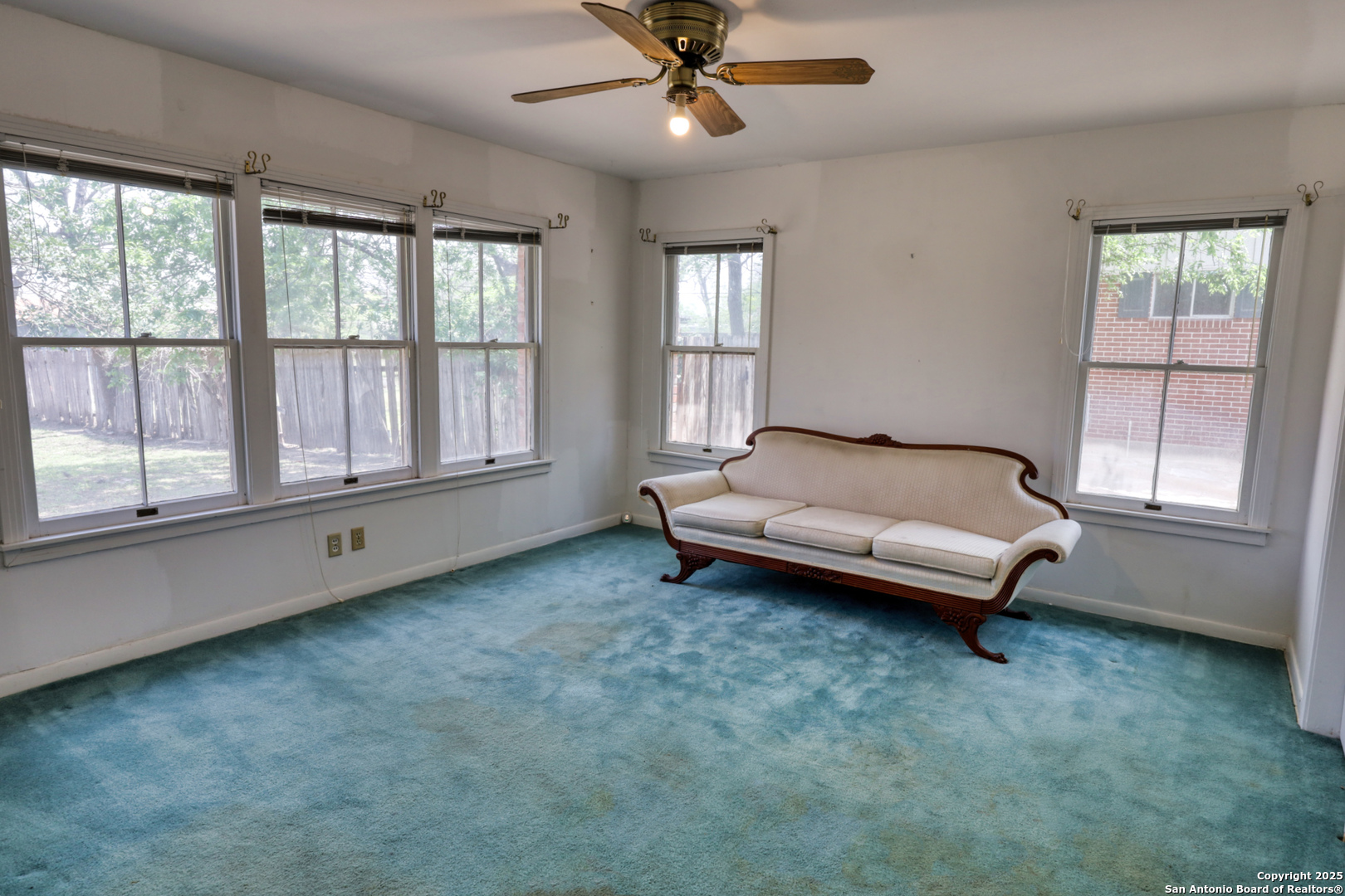 728 North Getty Street Uvalde, TX 78801 - Photo 25 of 36