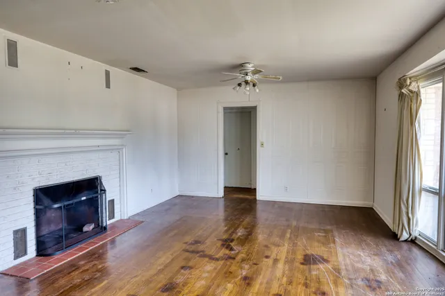 $384,500 | 728 North Getty Street, Uvalde, TX 78801