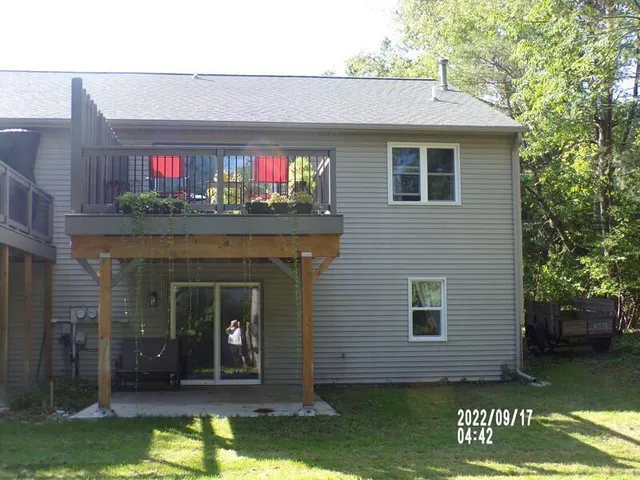 $2,300 | 18158 Mohawk Drive, Spring Lake, MI 49456