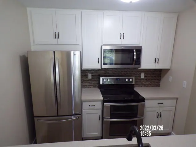 $2,300 | 18158 Mohawk Drive, Spring Lake, MI 49456