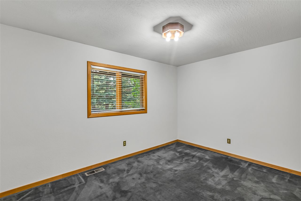 11299 Bennett Flat Road Truckee, CA 96161 - Photo 13 of 20 Gallery Image 13